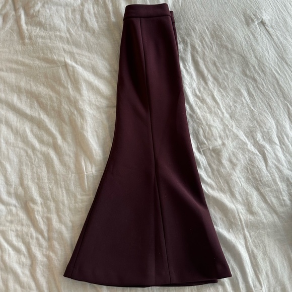 Aritzia Skirt - Size 4 (NWOT) - Picture 3 of 3